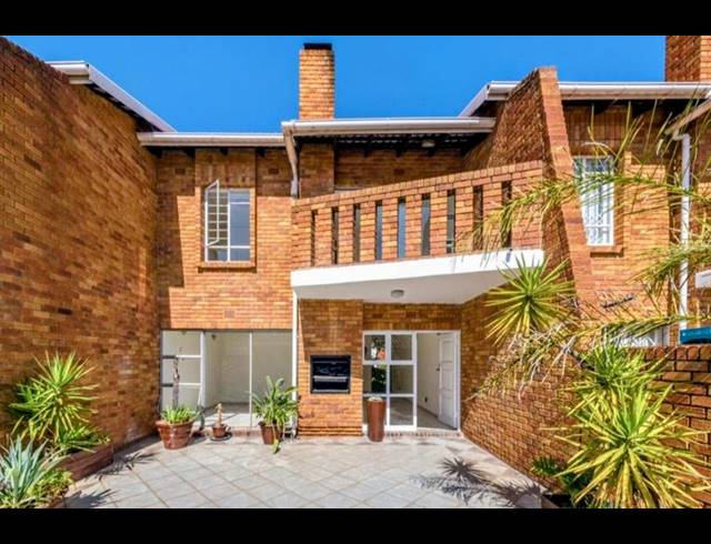 3 BEDROOM TOWNHOUSE FOR SALE IN BEDFORD GARDENS